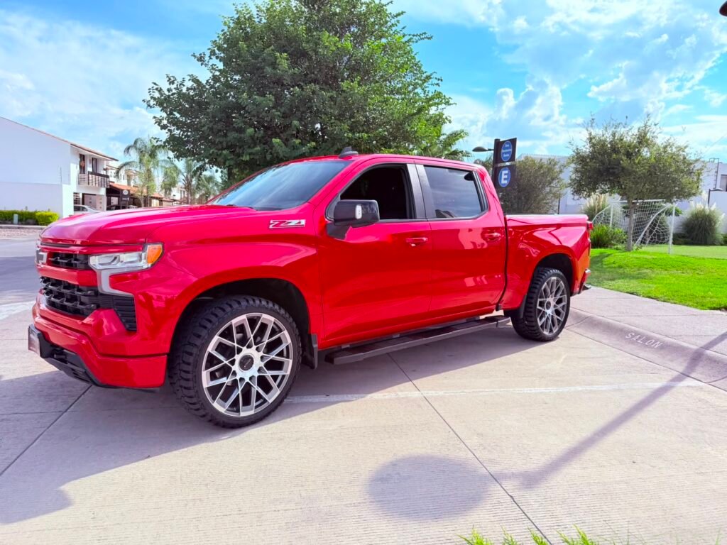2023 Chevrolet CheyenneRST (Z71 Off-Road)